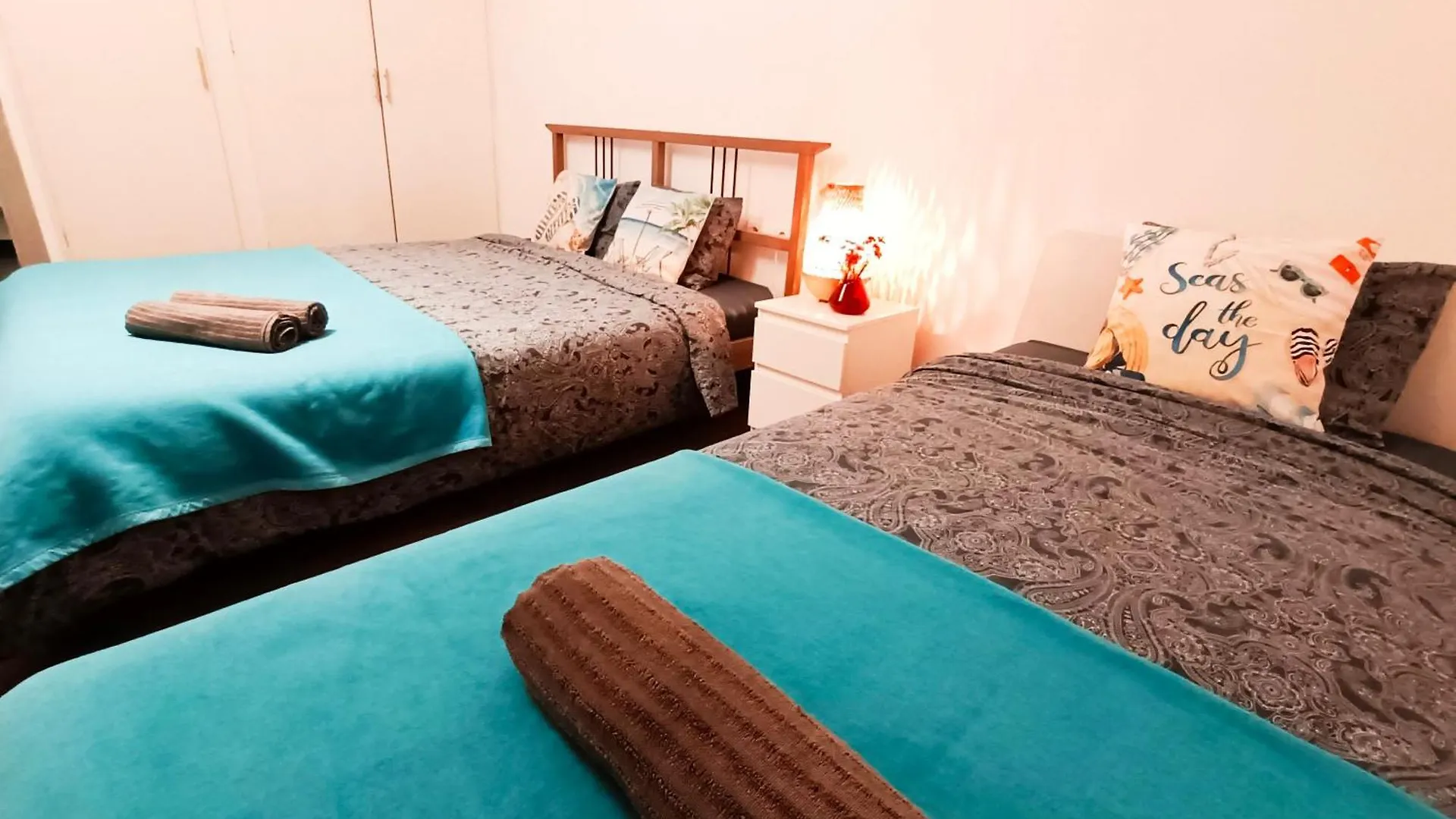 By Plaza Real Budget Rooms 巴塞罗那
